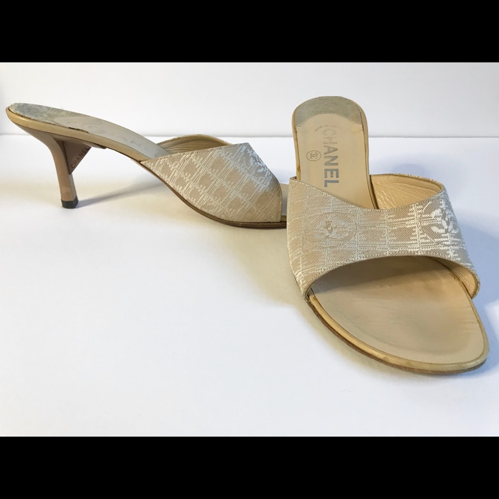 AUTH CHANEL TRAVEL LINE MULES